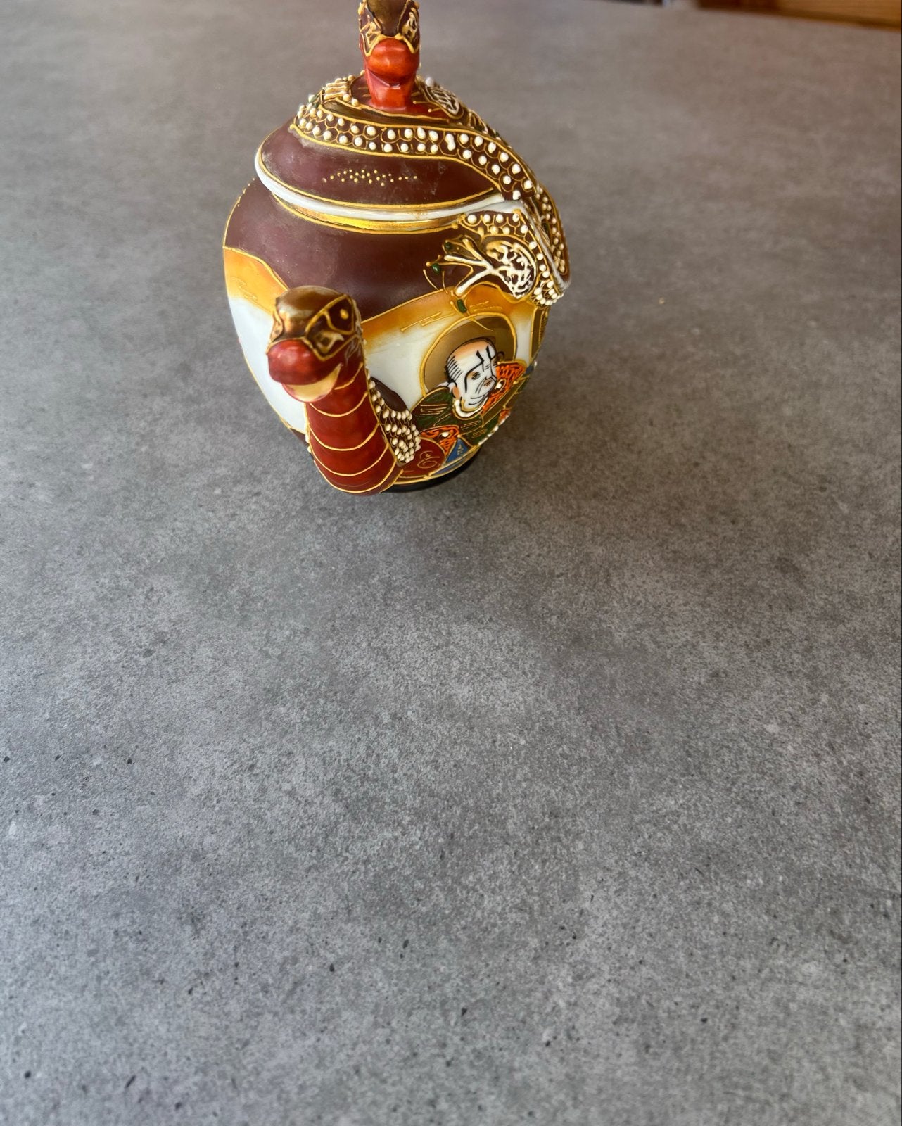 Antieke Japanse Satsuma theepot met drakenmotief, Antiek en Kunst, Ophalen of Verzenden
