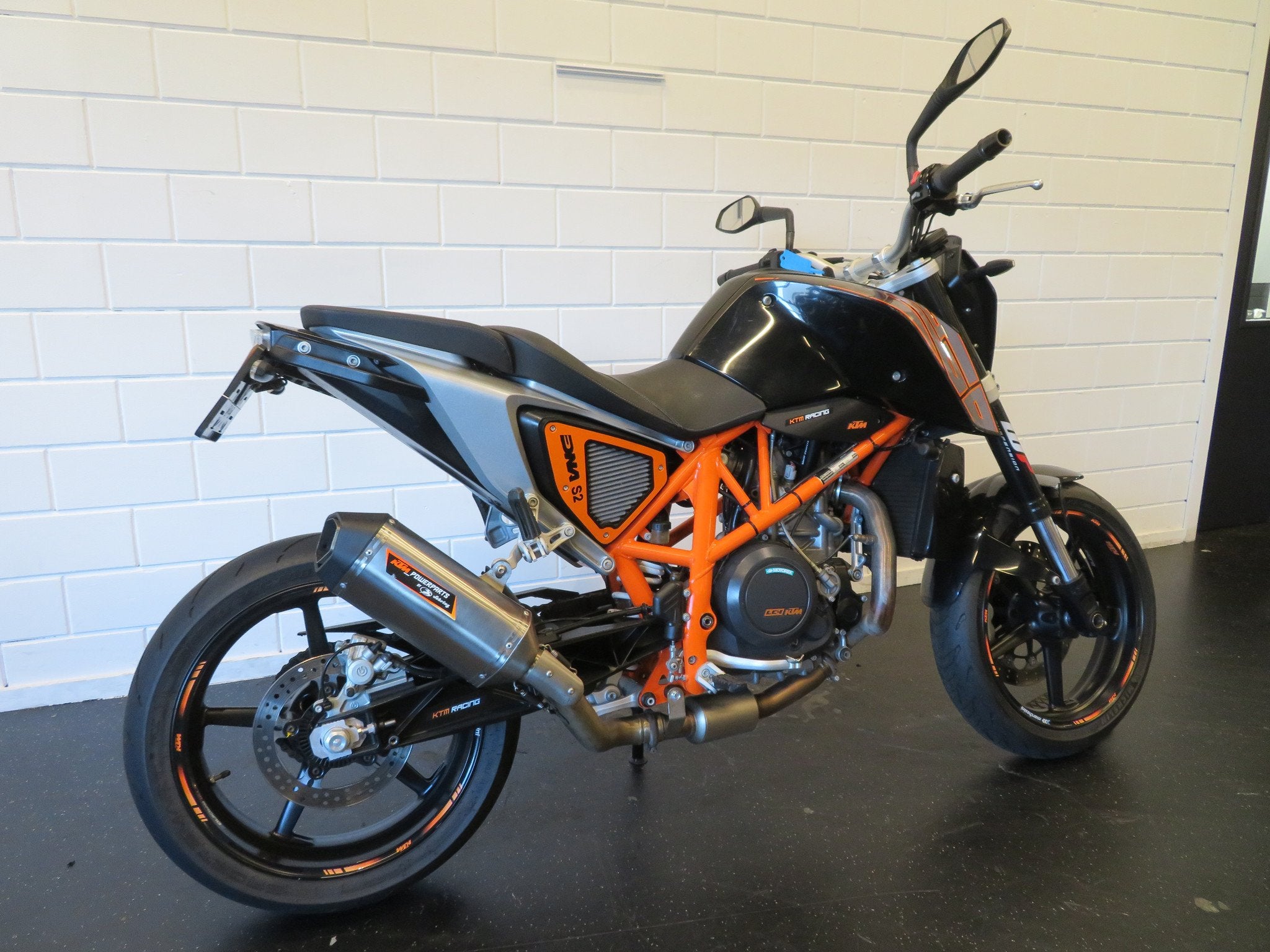 KTM DUKE 690 DUKE690 POWERPARTS! TOPPY (bj 2012), Bedrijf, Naked bike