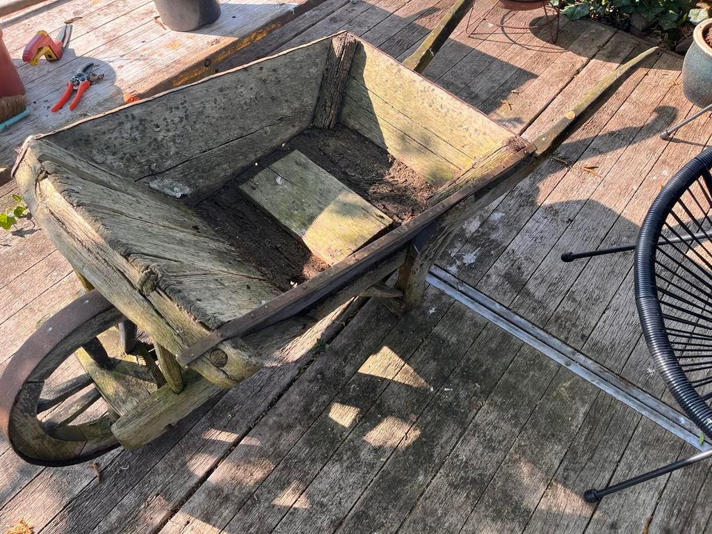 Antieke houten kruiwagen - Decoratief en uniek, Ophalen, Gebruikt, Handmatig, Eenwielig