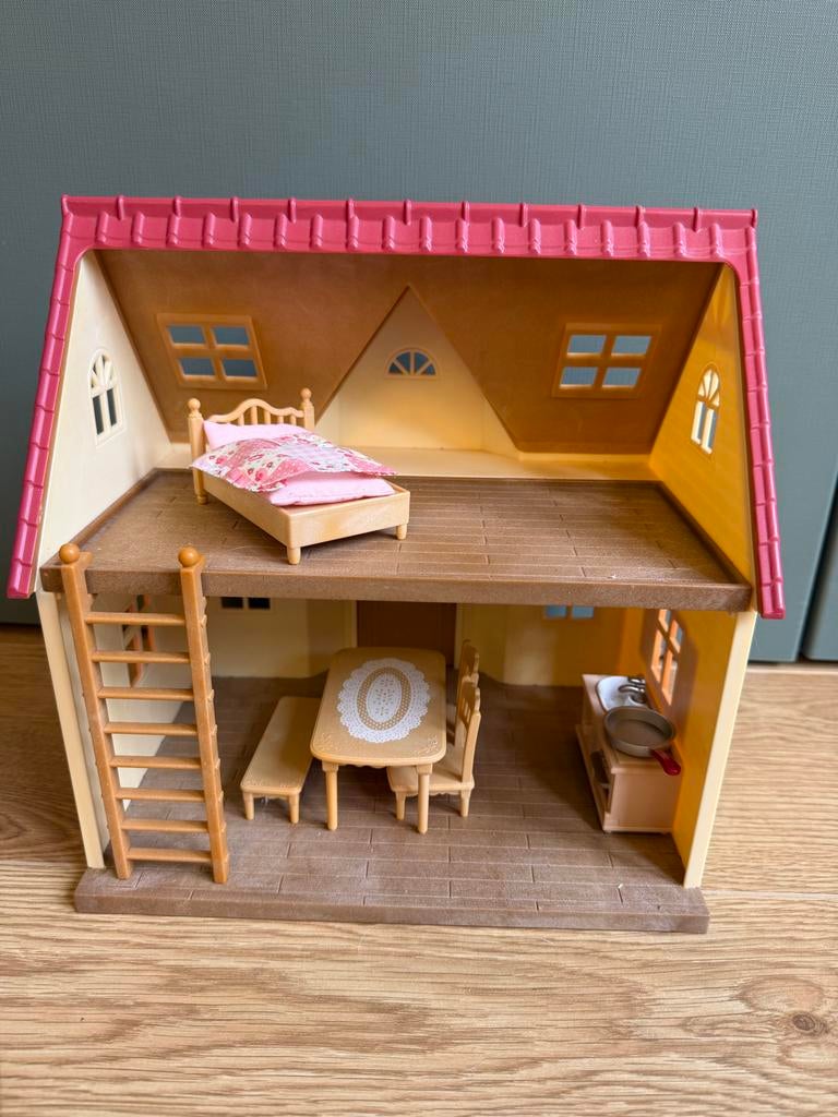 Sylvanian Families Basishuis met meubels, Ophalen of Verzenden, Gebruikt, Poppenhuis