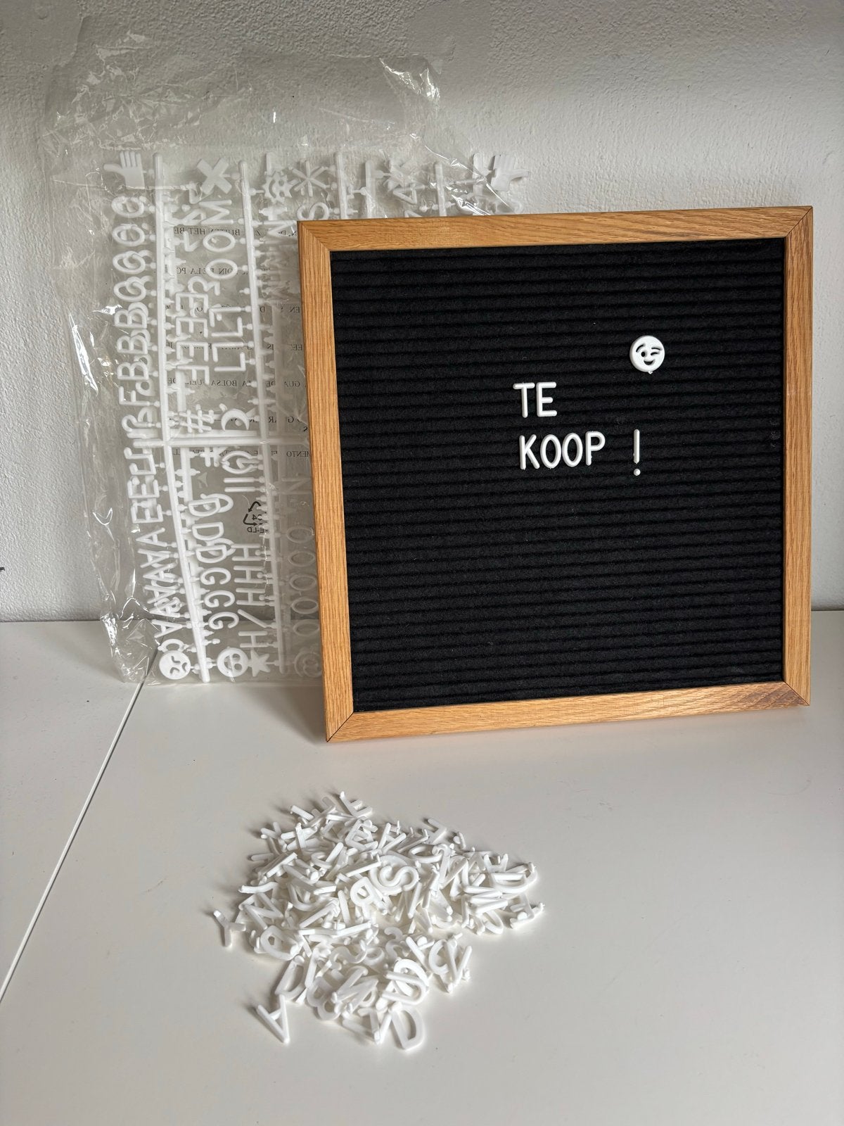 Letterbord met houten frame en witte letters, Hout, Zwart, Ophalen of Verzenden, Zo goed als nieuw