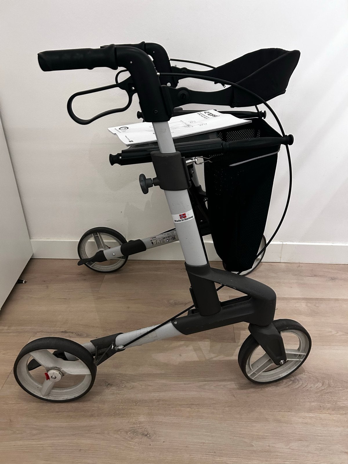 Rollator voor buiten. Merk Topro troja original., Ophalen, Lichtgewicht, Zo goed als nieuw