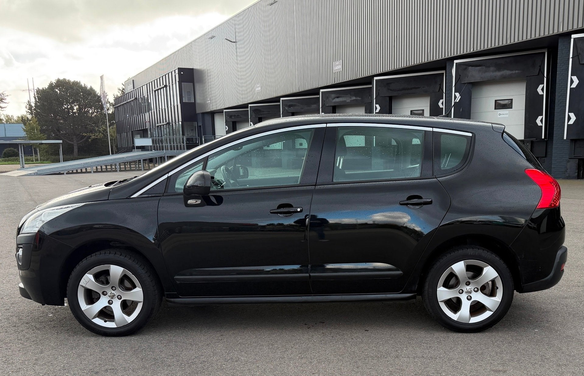 Peugeot 3008 1.6 VTi Première PANORAMADAK/CRUISE/CLIMA/LMV/, Voorwielaandrijving, Stof, Gebruikt, Zwart