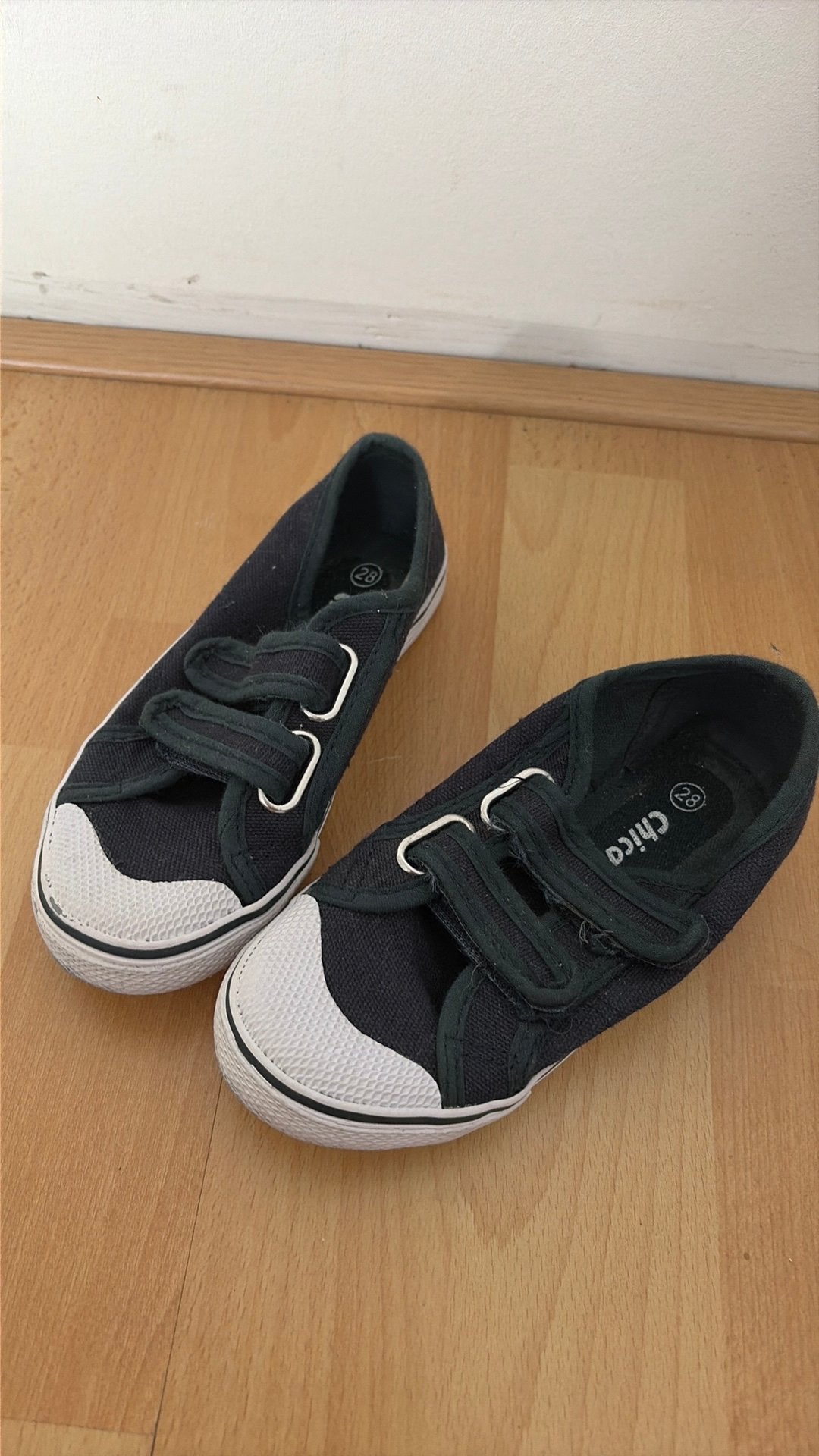 Gymschoenen donkerblauw met klittenband maat 28, Kinderen en Baby's, Kinderkleding | Schoenen en Sokken, Ophalen of Verzenden