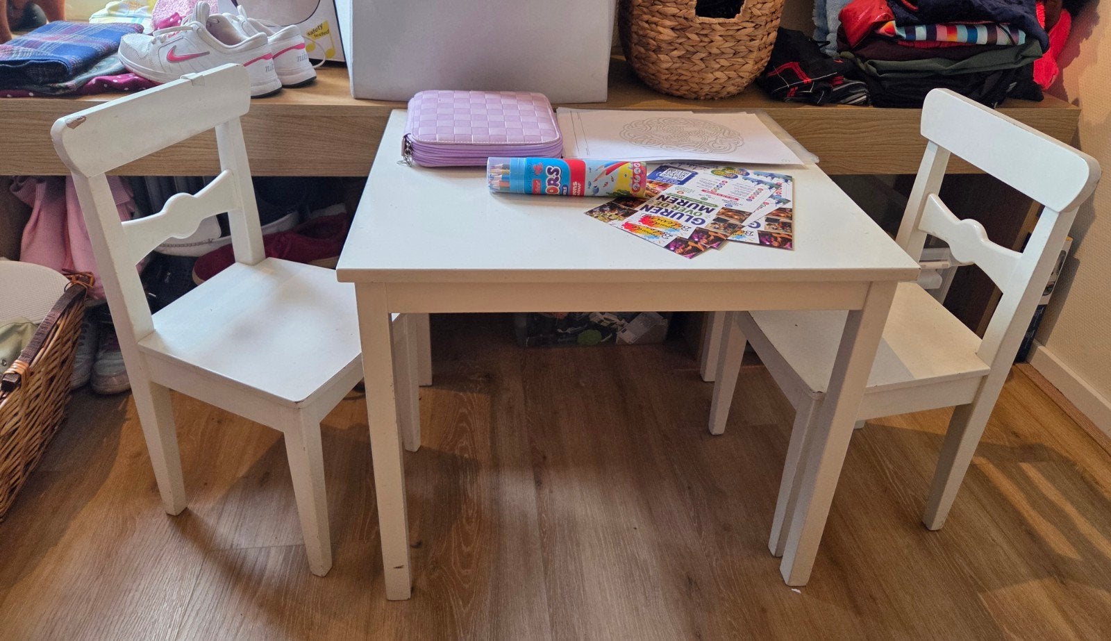Leuk tafeltje en 2 stoeltjes, Ophalen, Gebruikt, Tafel(s) en Stoel(en)