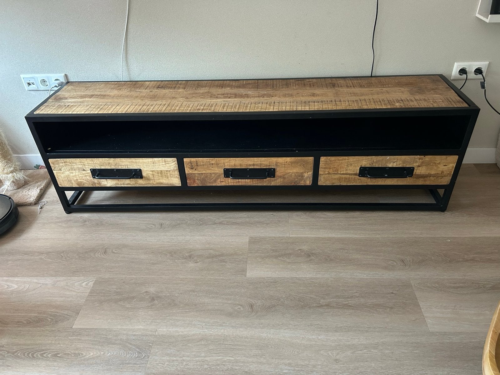 Mango Houten TV Meubel met Zwart Stalen Frame en 3 Lades, Ophalen, Gebruikt, 150 tot 200 cm, Minder dan 100 cm