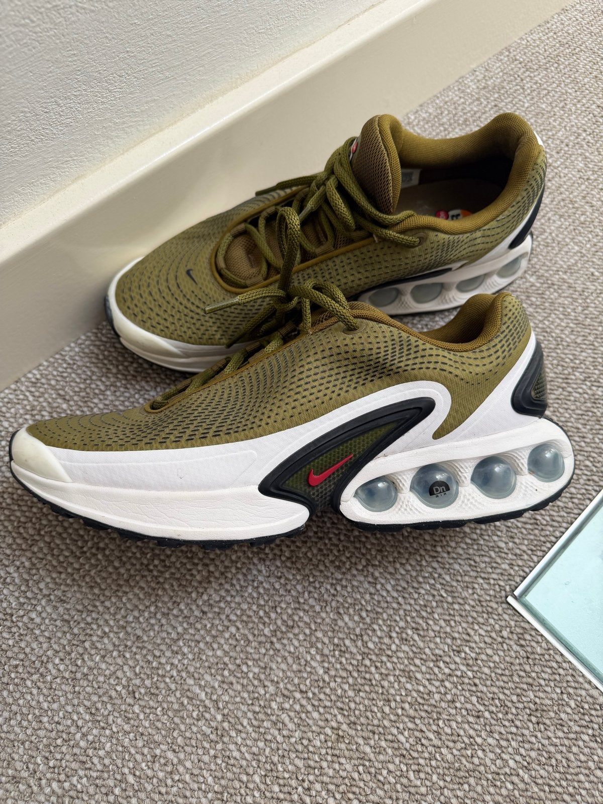 Nike Air Max TN TUNED plus sneakers - Olijfgroen, Ophalen of Verzenden, Zo goed als nieuw, Overige kleuren, Sneakers of Gympen