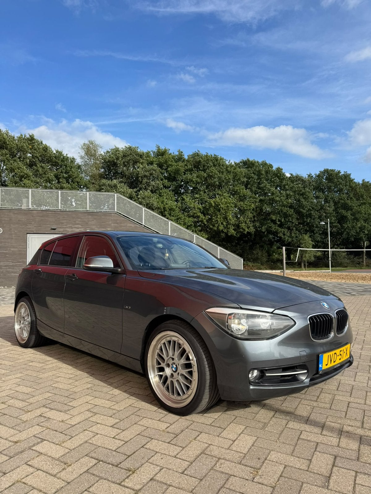 BMW 1-Serie 118I 125KW 5DR 2013 Grijs met nieuwe motor, Auto's, 1-Serie, Euro 5, Achterwielaandrijving, 4 cilinders