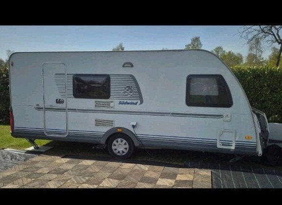Knaus Sudwind FSK 500 met mover, airco en inboedel, Rondzit, Kachel, Frans bed, Particulier