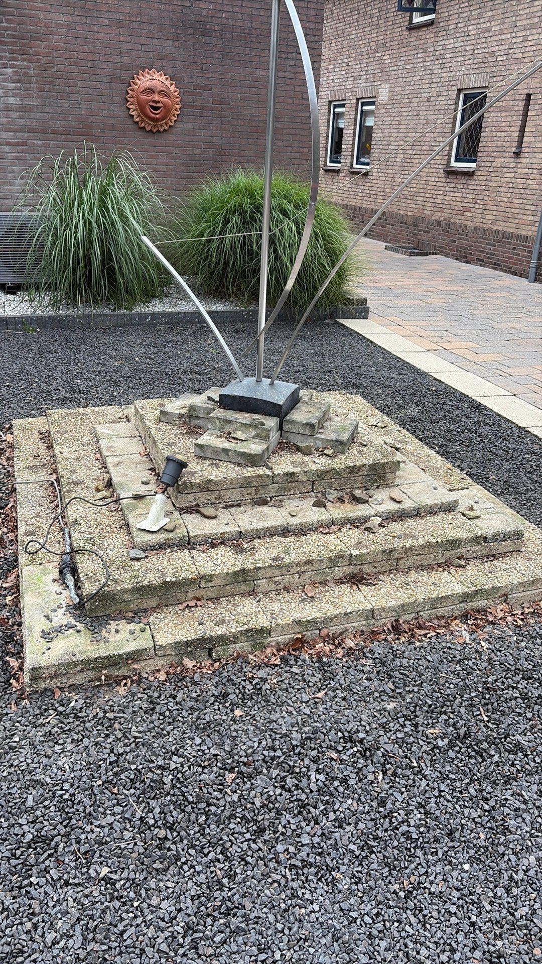 Gratis afhalen grindtegels - tegels - straatwerk, Tuin en Terras, Ophalen, Zo goed als nieuw, 10 m² of meer, Beton