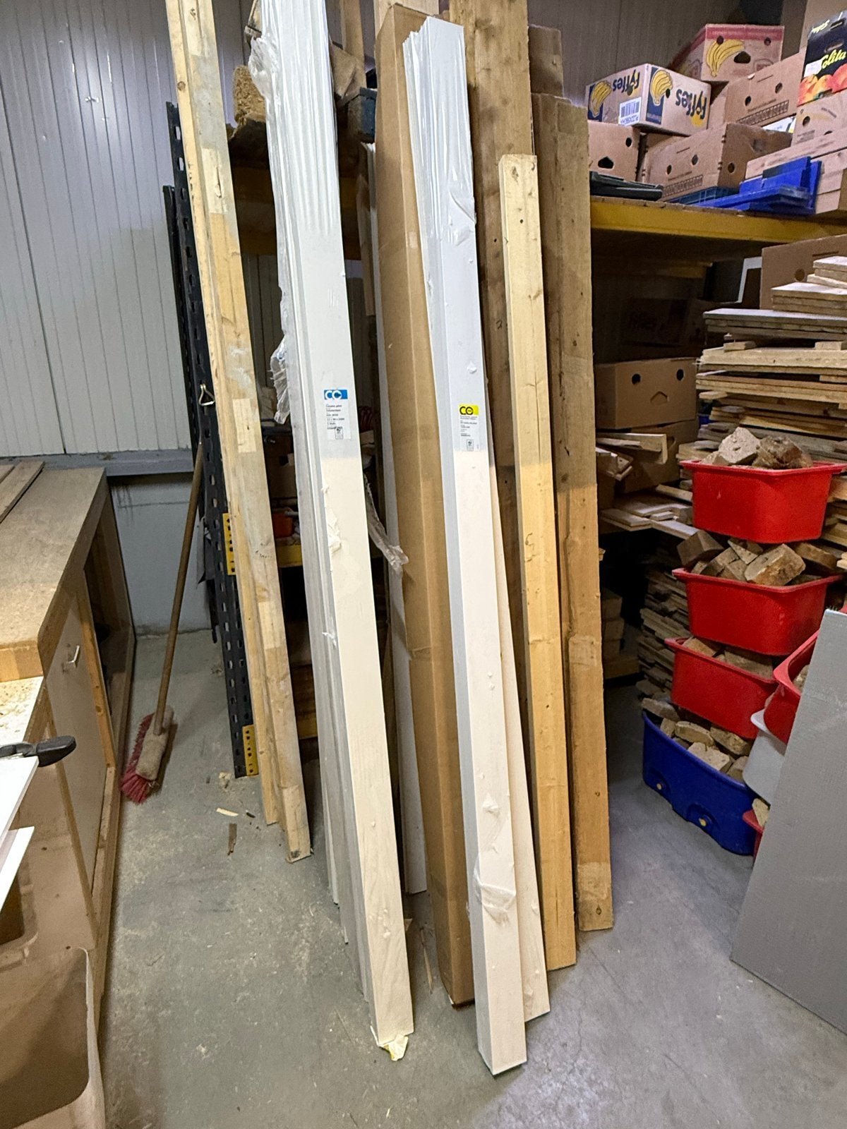 Grote partij rest plinten - Diverse diktes en types, Nieuw, Ophalen of Verzenden, Mdf, 250 cm of meer