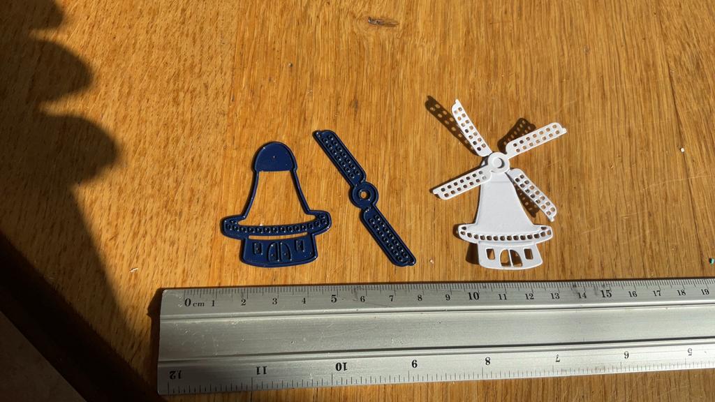 Snijmal set 2 delige molen van Marianne design 711, Hobby en Vrije tijd, Ophalen of Verzenden, Zo goed als nieuw, Overige thema's