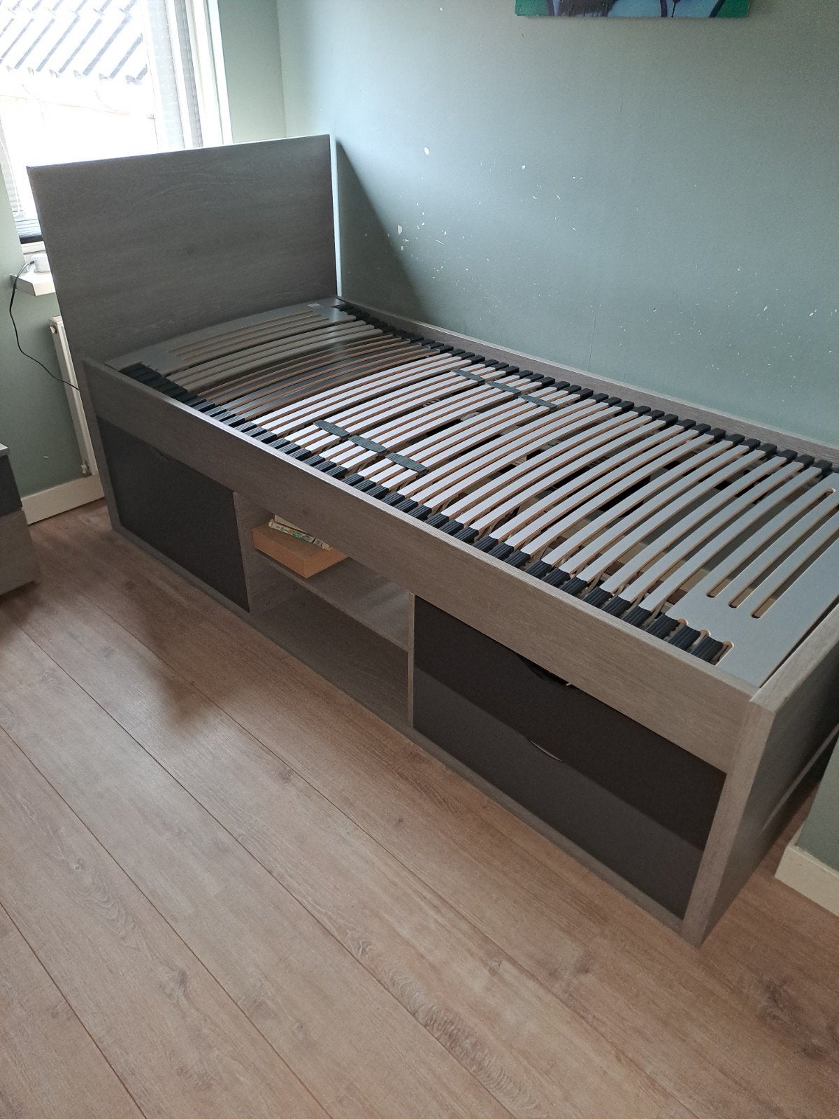 eenpersoonsbed en nachtkastje, 90 cm, Eenpersoons, Ophalen of Verzenden, Grijs