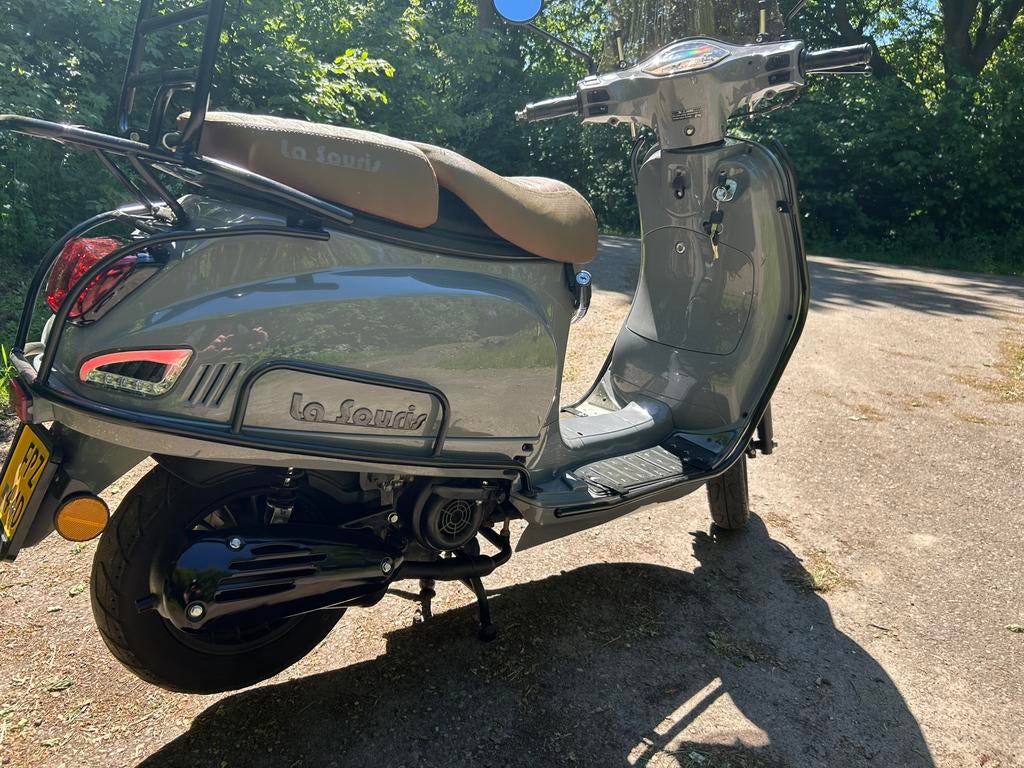 Vespa look la souris 2023 5500Km "full option", Ophalen, La Sauris, Maximaal 45 km/u, Zo goed als nieuw