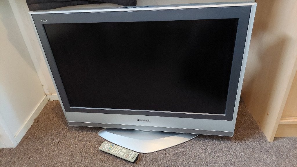 Televisie: Panasonic Viera LCD TV (32 inch), Ophalen, Gebruikt, Panasonic, 50 Hz