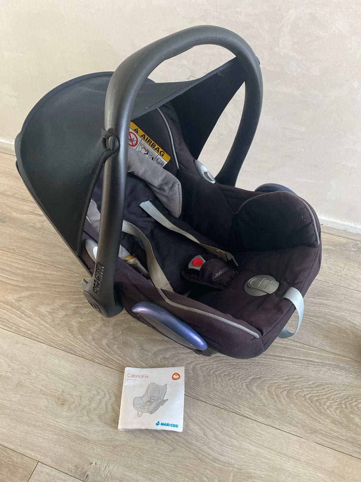 Maxi-cosi Cabriofix met regenhoes en adappter, Autogordel, Ophalen of Verzenden, Zo goed als nieuw, 0 t/m 13 kg