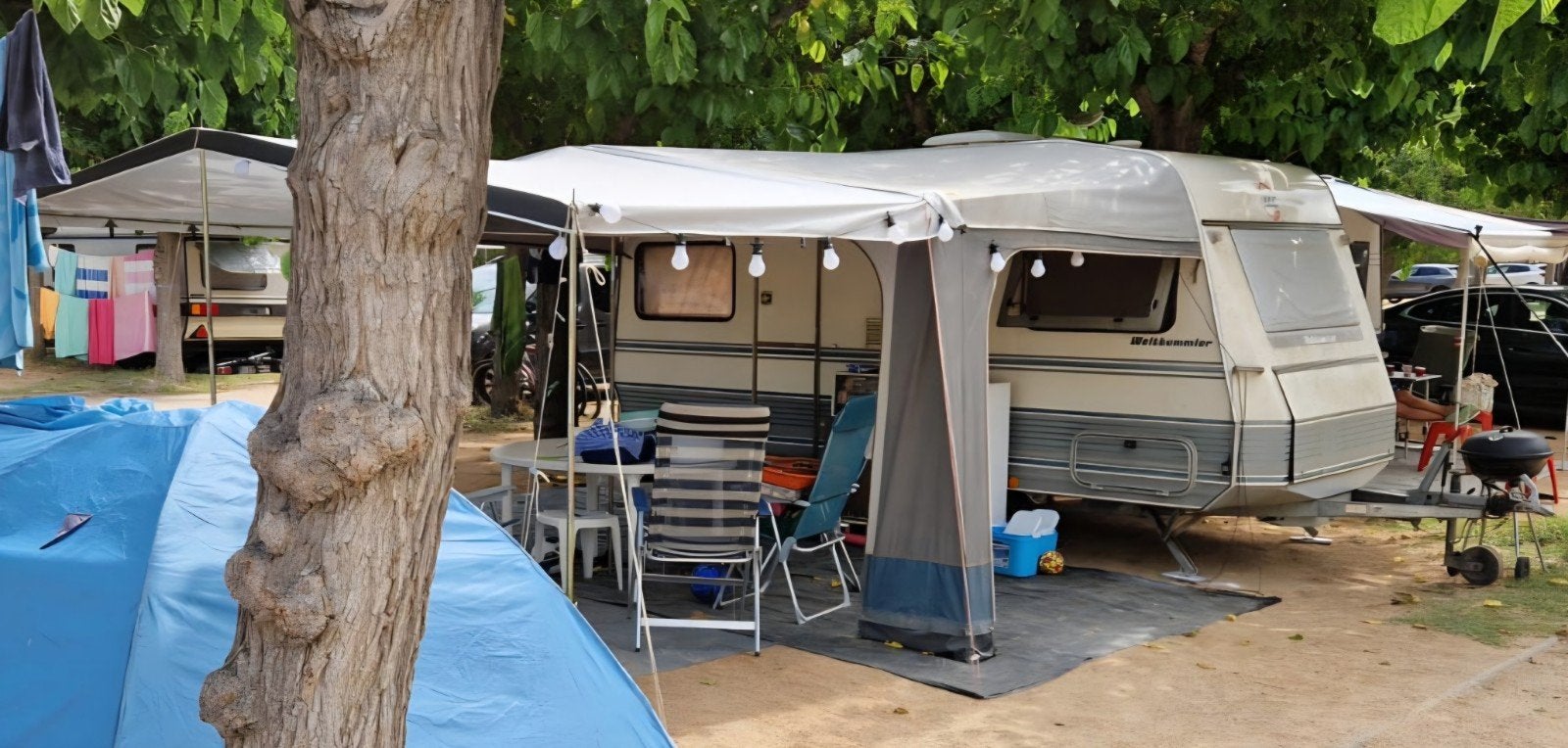TEC Weltbummler 495 (4p/airco/koelk/fietsen) staat in Spanje, Caravans en Kamperen, T.E.C., Particulier, 4 tot 5 meter, Koelkast
