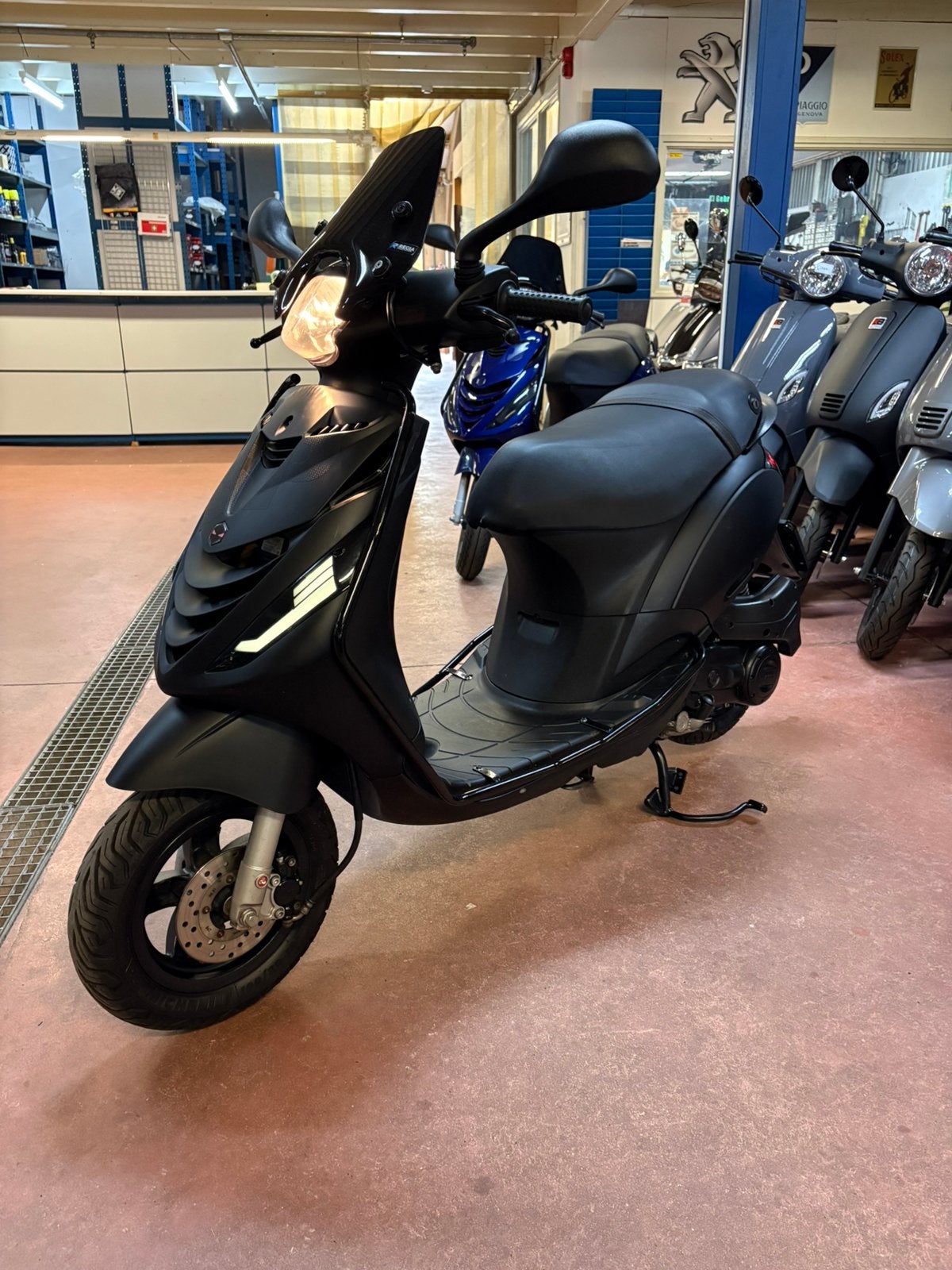 Gebro scooters: Piaggio zip SP line 25KM mat zwart BJ2020, Zip, Nieuw, Ophalen of Verzenden, Benzine