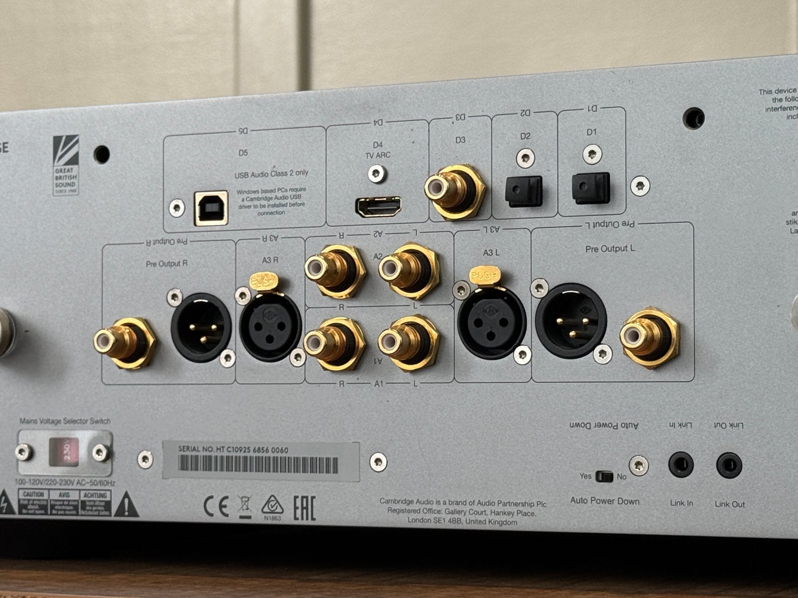 Foto 12 van Cambridge Audio Edge A