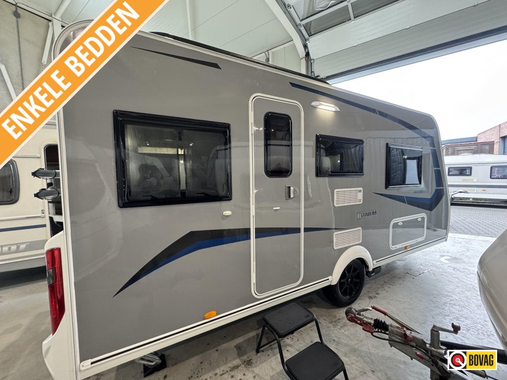 Caravelair Antares Titanium 450 / nieuwstaat / Bovag 2026, Schokbreker, Bedrijf, Treinzit, 5 tot 6 meter