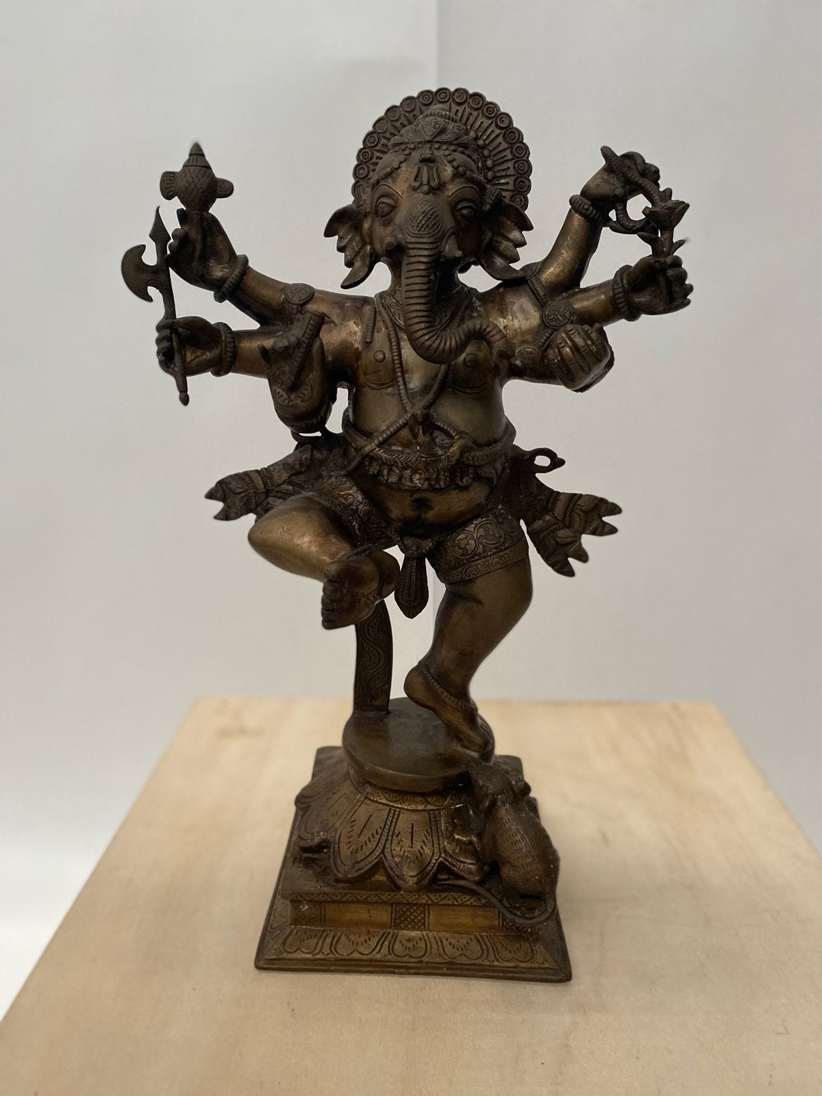Bronzen Ganesha Beeld - Dansende God met Acht Armen, Ophalen, 20 - 50 cm, Beeld, Bruin