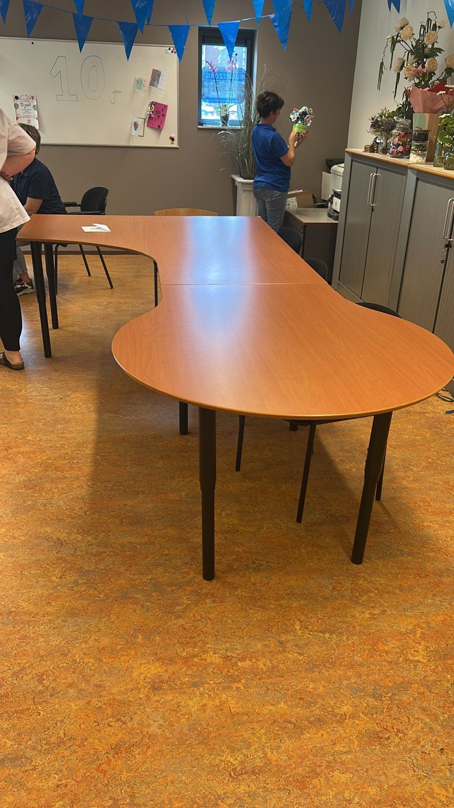 Grote ergonomische kantoortafel bureau, beukenhout, Ophalen, Gebruikt, 75 cm of meer, Overige vormen