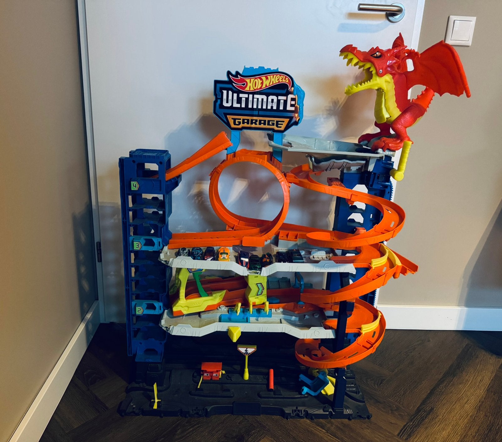 Hotwheels ultimate garage + auto’s, Ophalen, Zo goed als nieuw, Handmatig, Hot Wheels