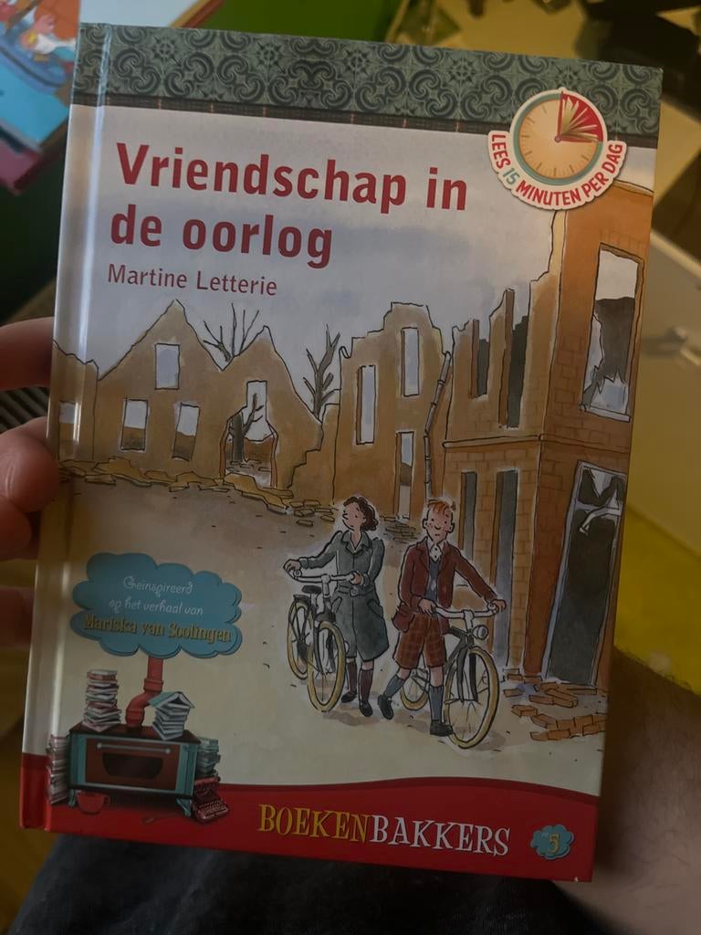 Vriendschap in de oorlog - Martine Letterie, Ophalen of Verzenden, Zo goed als nieuw, Fictie algemeen