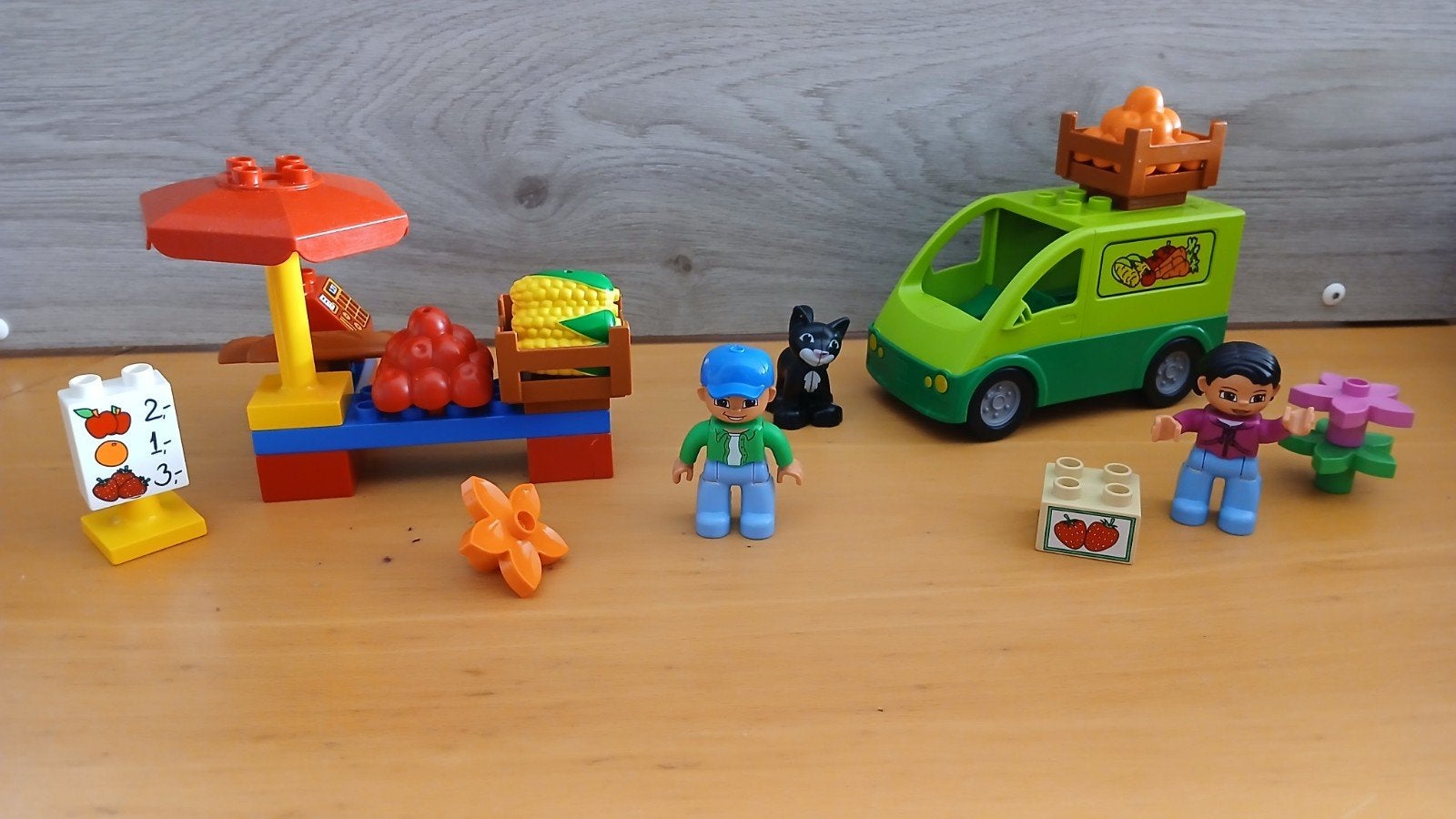 Duplo 5683 Marktplein, Kinderen en Baby's, Speelgoed | Duplo en Lego, Ophalen of Verzenden, Zo goed als nieuw, Complete set, Duplo