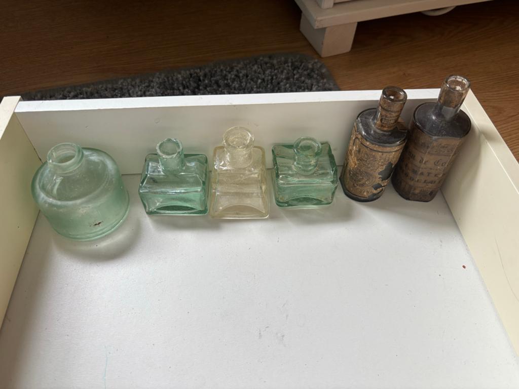 Diverse antieke inktpotjes en eau de cologne flesjes, Antiek en Kunst, Ophalen of Verzenden