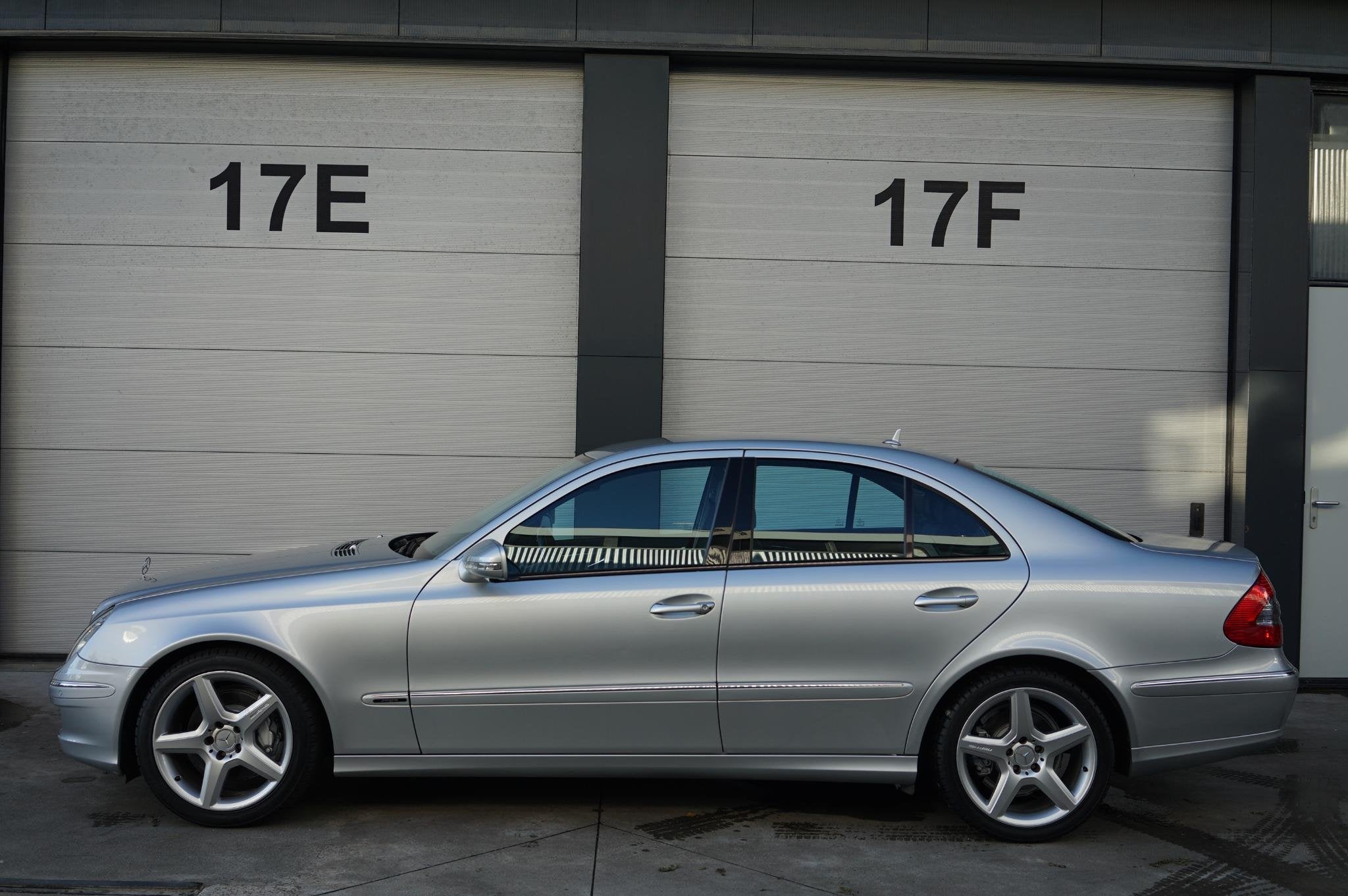 Mercedes-Benz E-klasse 350 Avantgarde Let op:85dkm!-1eig-TOP, Auto's, Automaat, Parkeersensor, Gebruikt, Zwart
