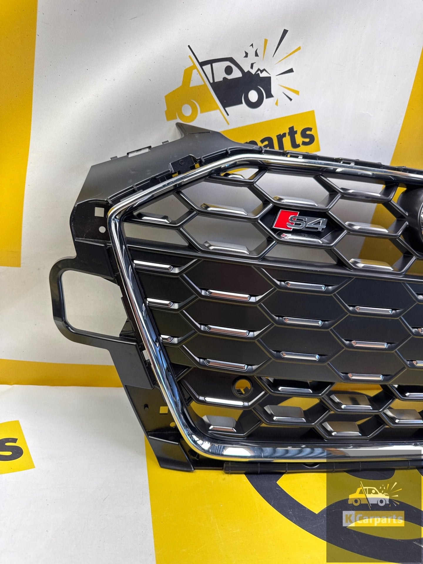Audi A4 S4 B9 GRILL 8W0853651DM Grill Origineel, Gebruikt, Voor, AUDI AG, Auto-Union-Strasse 1
85045  Ingolstadt, DE