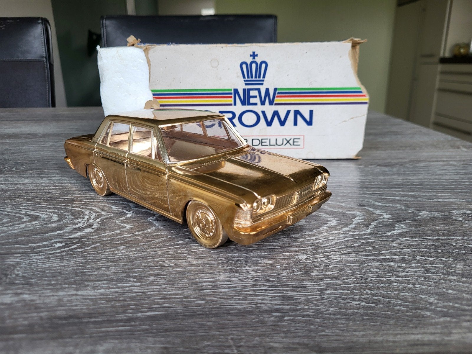 Toyota Crown sigarettenhouder schaal 1:18??, Ophalen of Verzenden, Zo goed als nieuw, Overige merken
