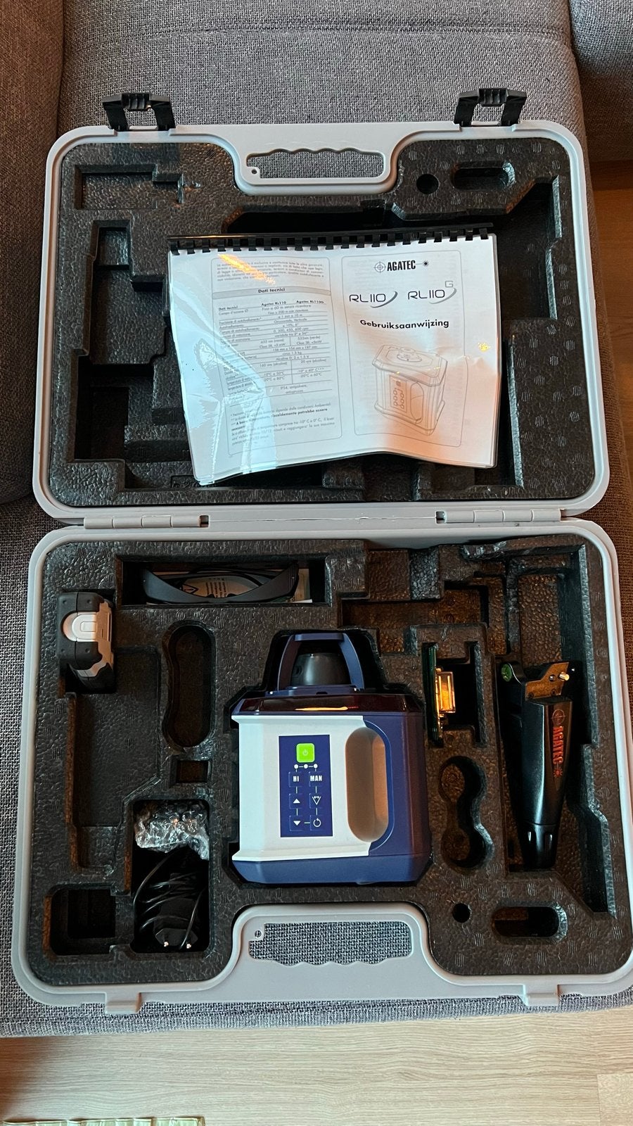 AGATEC RL110G Roterende Laser Waterpas met Koffer, Doe-het-zelf en Verbouw, Meetapparatuur, Zo goed als nieuw, Licht, Ophalen