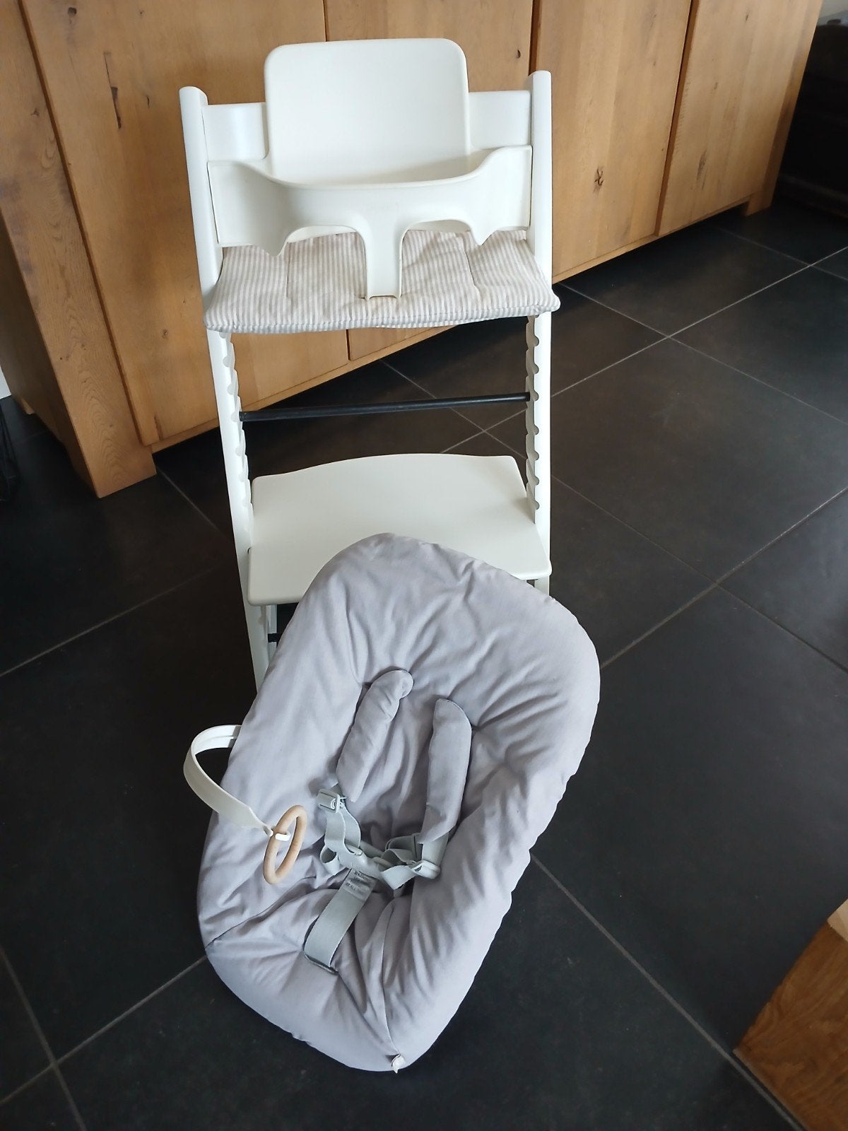 Stokke tripp trapp triptrap kinderstoel met newborn +babyset, Ophalen, Zo goed als nieuw, Meegroeistoel, Aanschuifbaar
