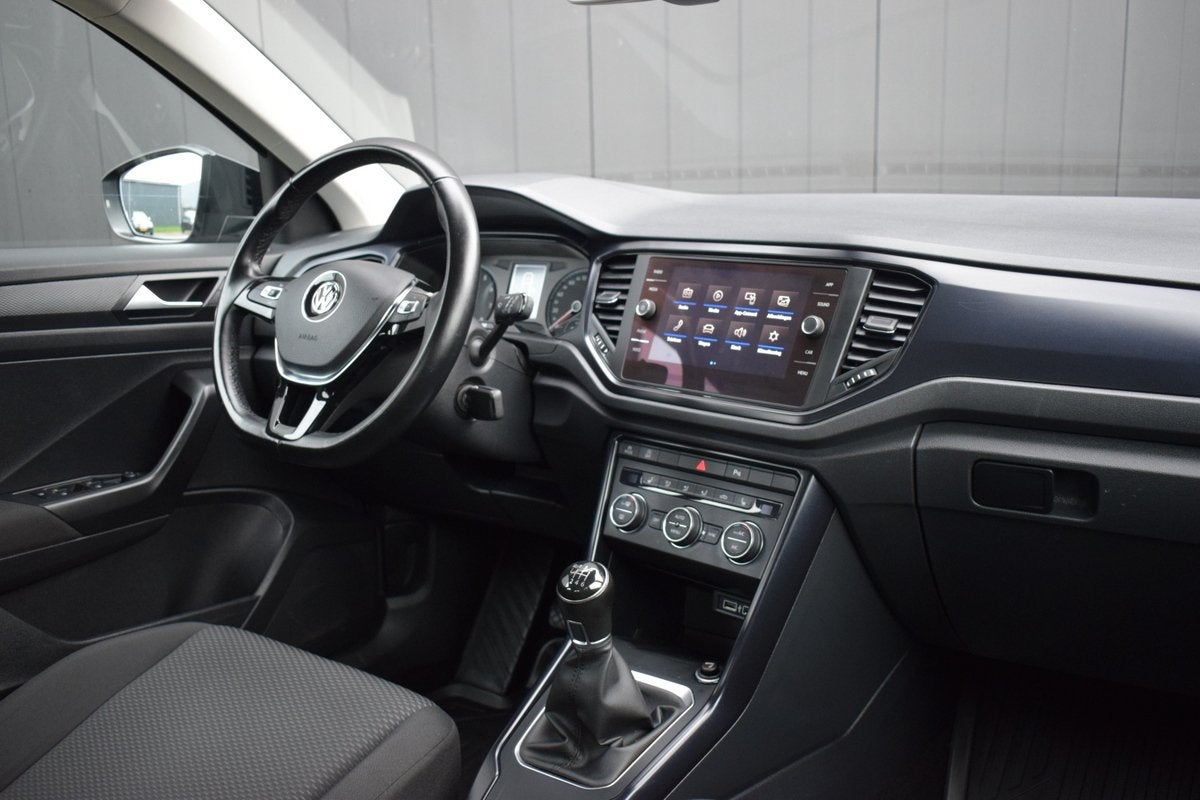 Volkswagen T-Roc 1.0 TSI Style ECC | Carplay | Stoelverwarmi, Voorwielaandrijving, Dealer onderhouden, Stof, Gebruikt