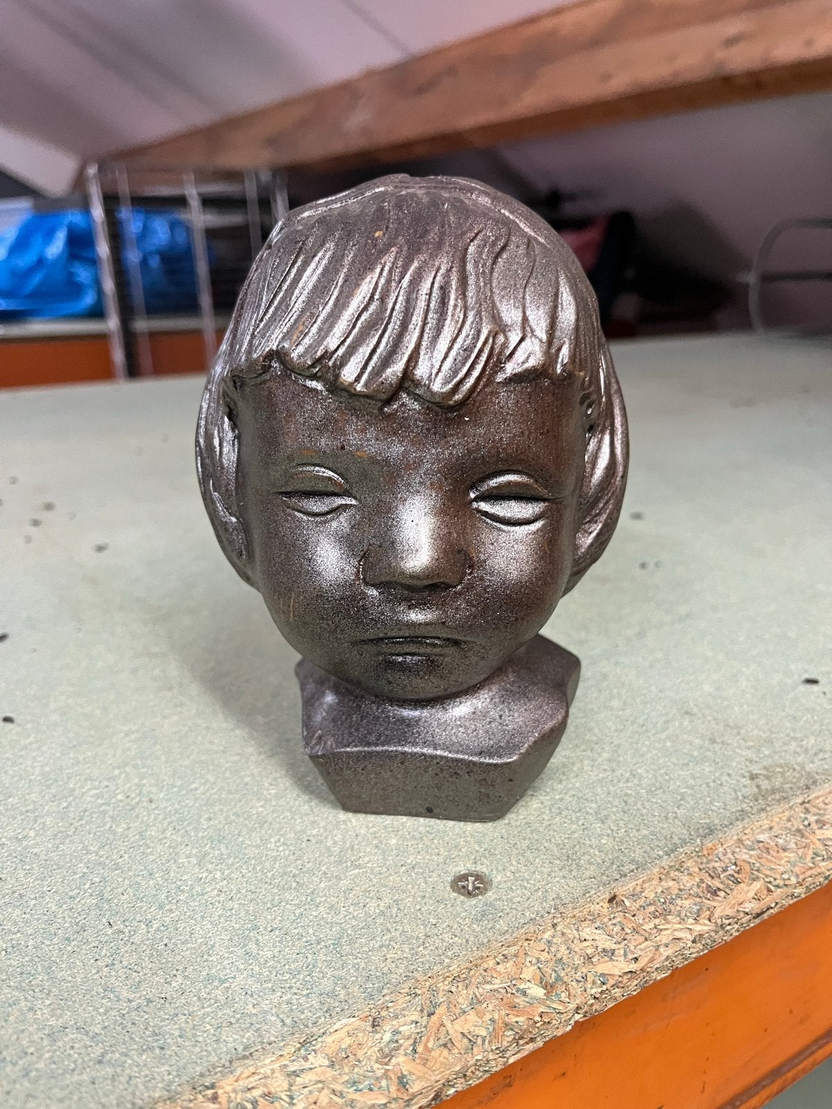 Vintage buste van een kind, gesigneerd 241 AR, Antiek en Kunst, Overige onderwerpen, Minder dan 20 cm, Buste, Ophalen of Verzenden