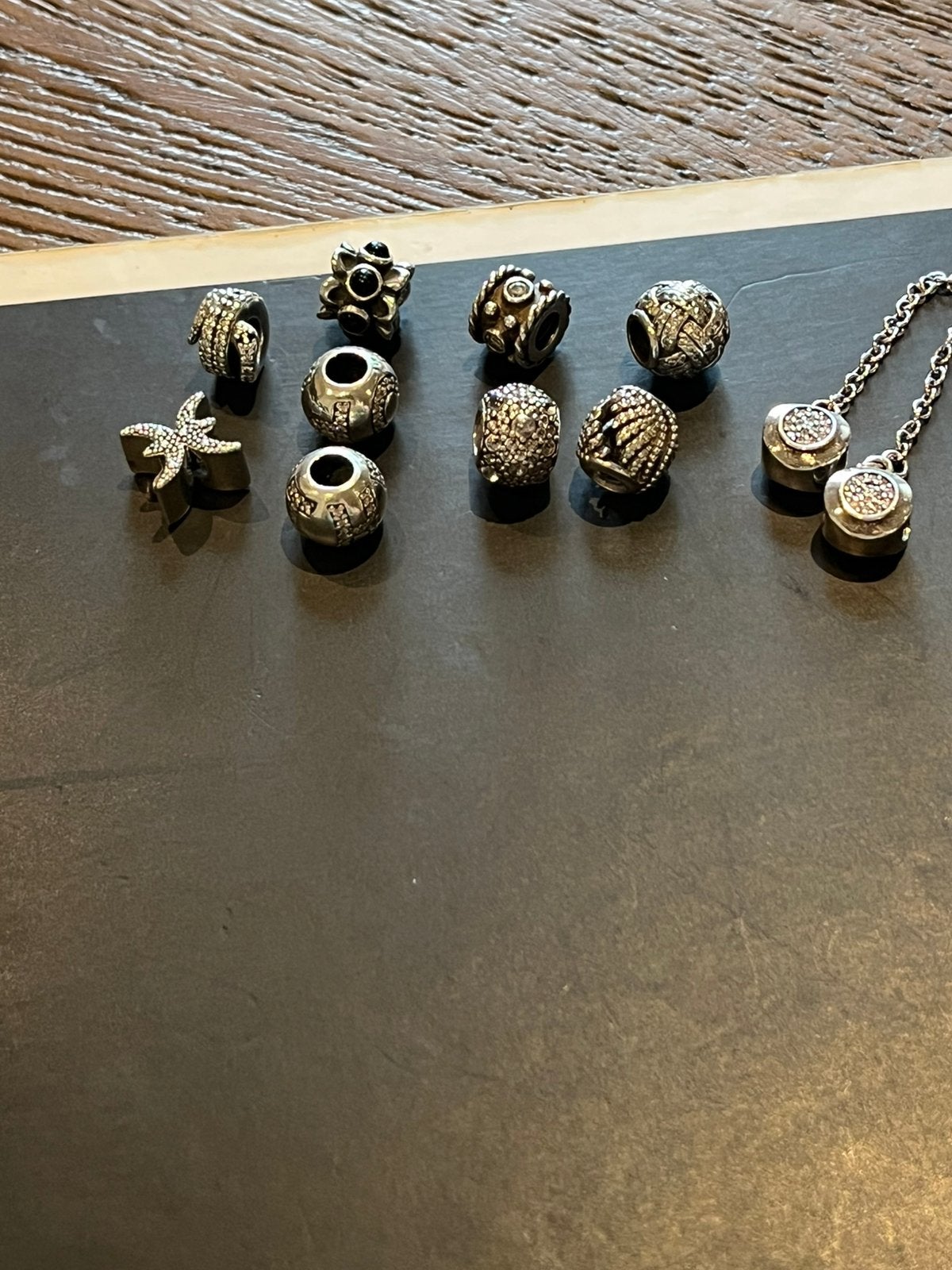 Pandora bedels met strass., Pandora, Ophalen of Verzenden, Zo goed als nieuw, 4 bedels of meer