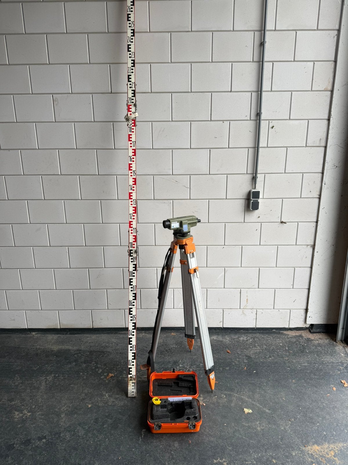 Waterpas instrument, Ophalen, Zo goed als nieuw