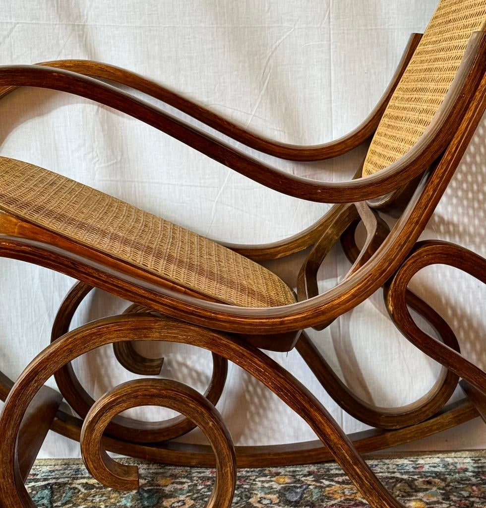 Vintage Thonet-stijl Webbing Schommelstoel, Huis en Inrichting, Stoelen, Ophalen of Verzenden