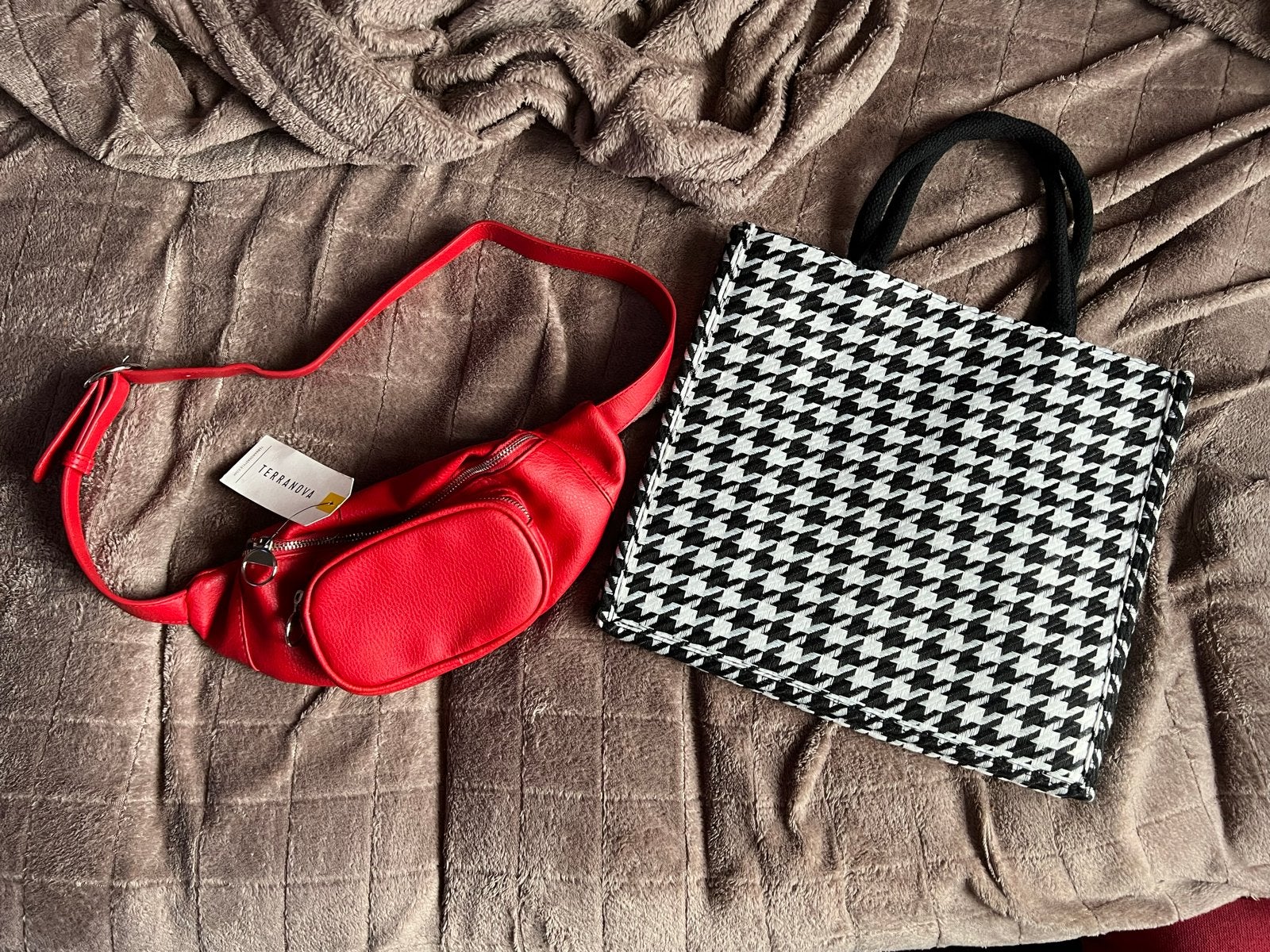 Rode heuptas en zwart-witte shopper - Nieuw!, Ophalen of Verzenden, Nieuw, Rood, Overige typen