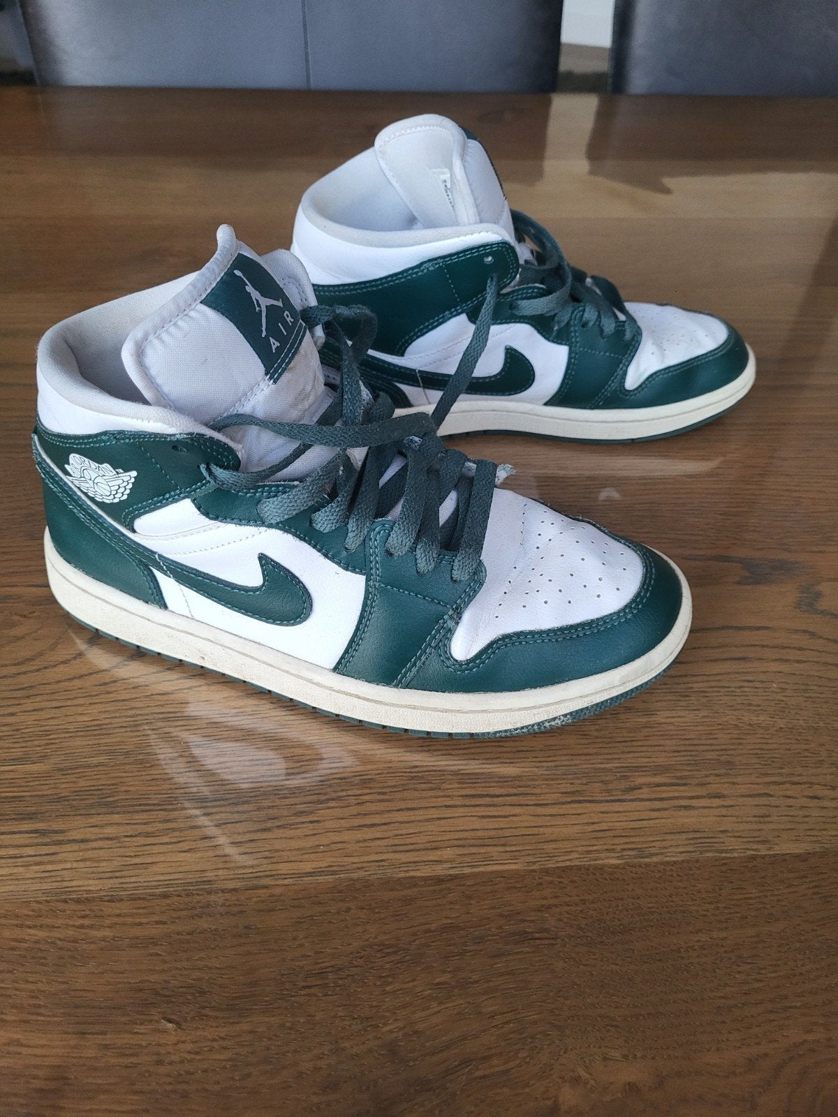 Nike Air Jordan 1 Mid 'Pine Green' sneakers - Maat 37.5, Ophalen of Verzenden, Groen, Sneakers of Gympen