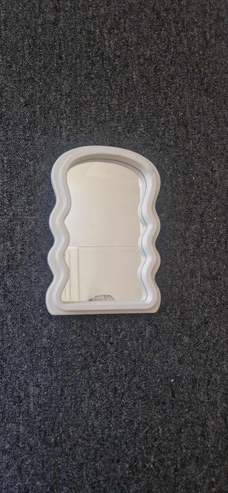 Decoratieve spiegel met golvende rand, Huis en Inrichting, Minder dan 50 cm, Ophalen of Verzenden, Zo goed als nieuw, Minder dan 100 cm