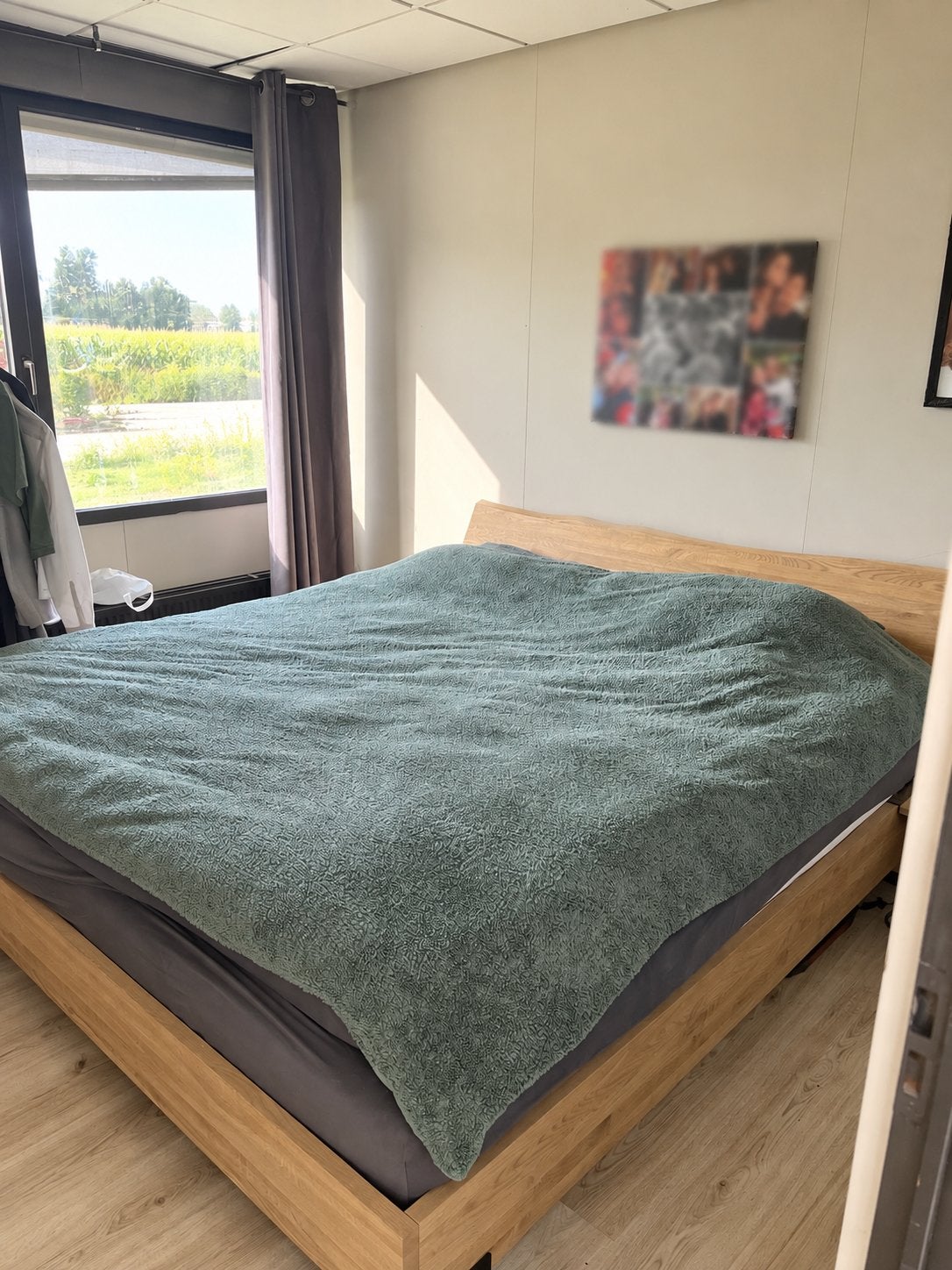 Foto 12 van Zeer ruime luxe woonunit 175 m2 met airco--CV-bedrijfsruimte