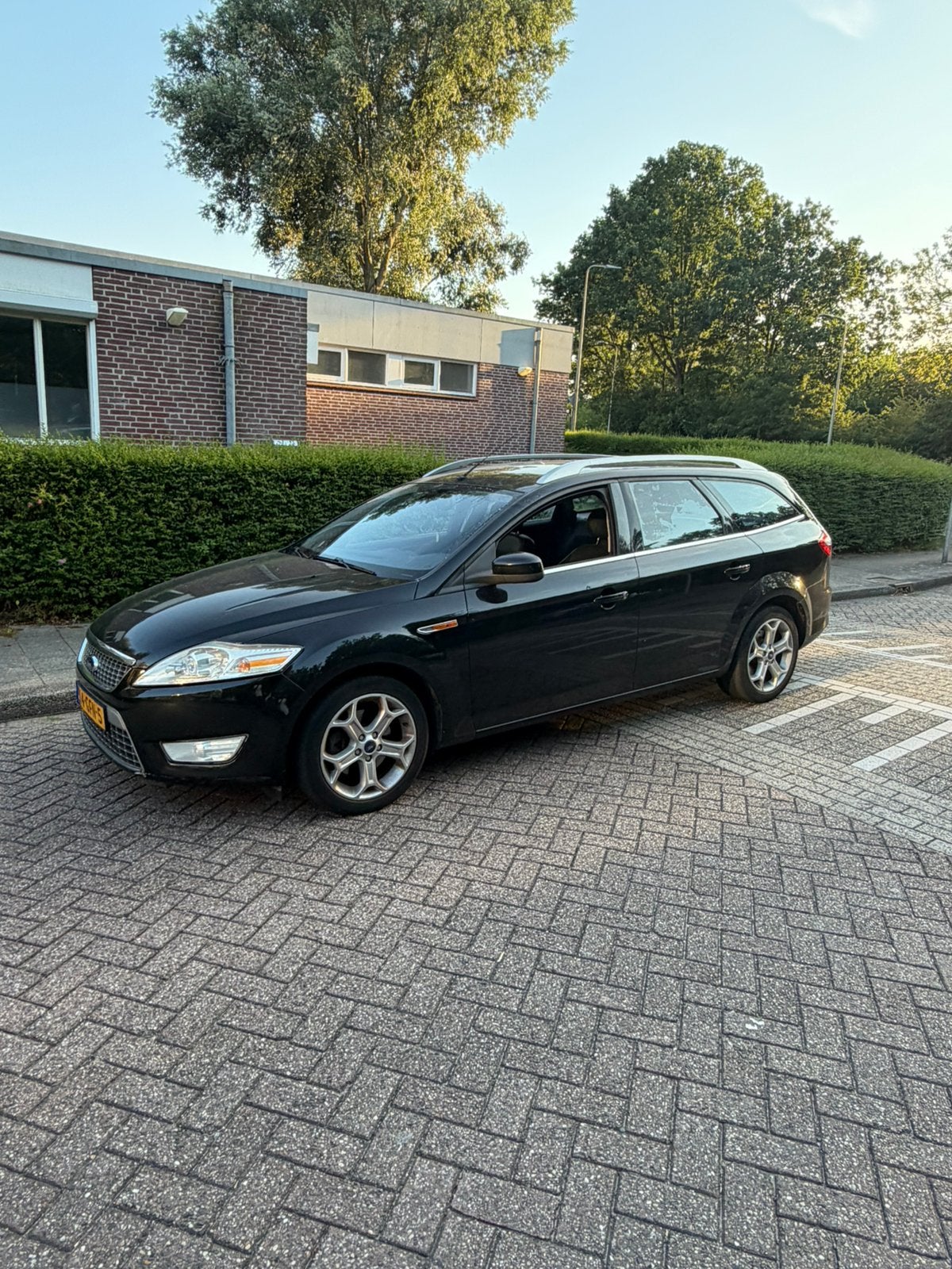 Ford Mondeo Titanium Automaat 2.3 16V  inruilkoopje zie adv!, Auto's, 125 pk, 4 cilinders, Leon, Zwart