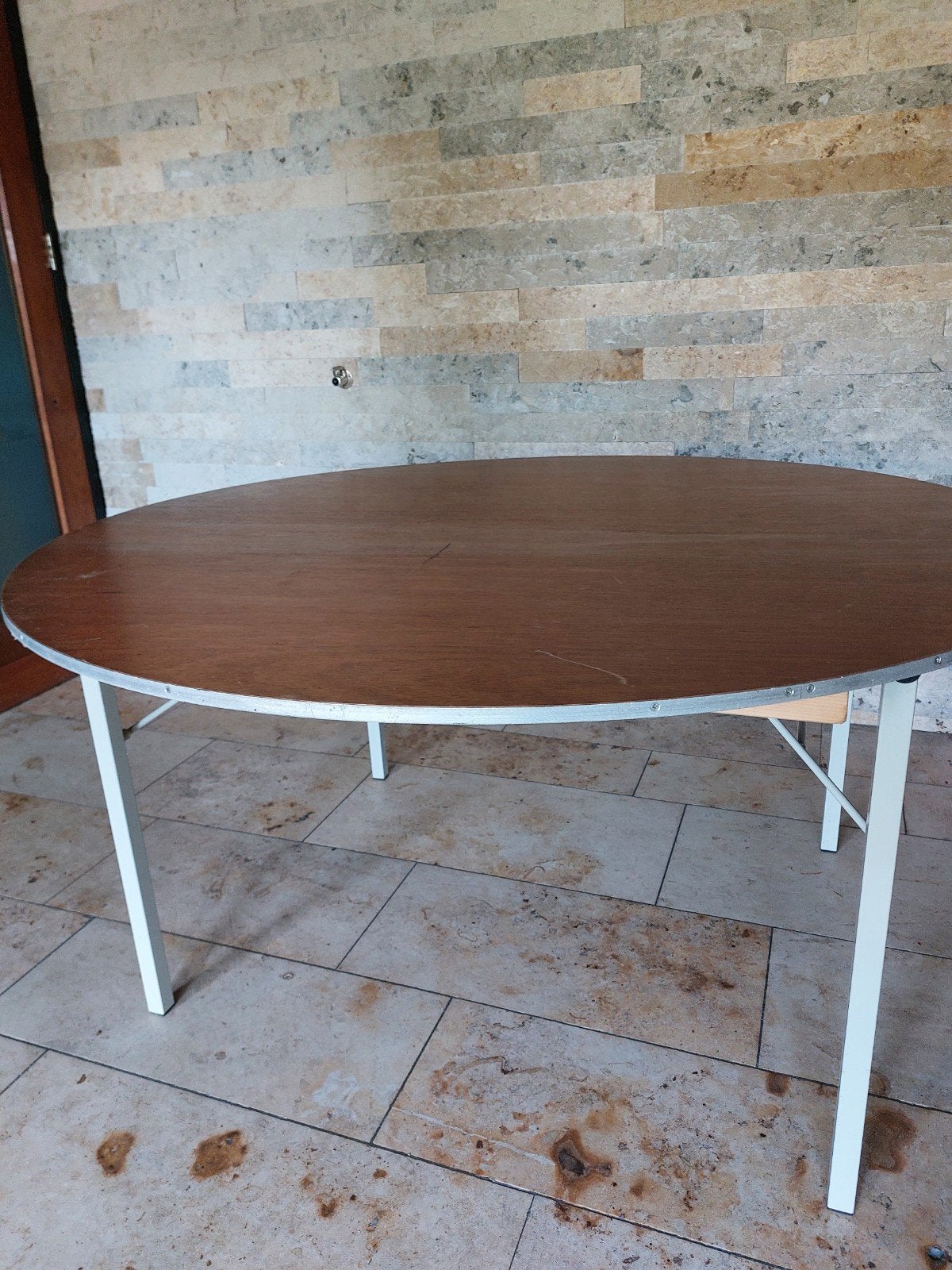Te koop 5 ronde tafels, Ophalen