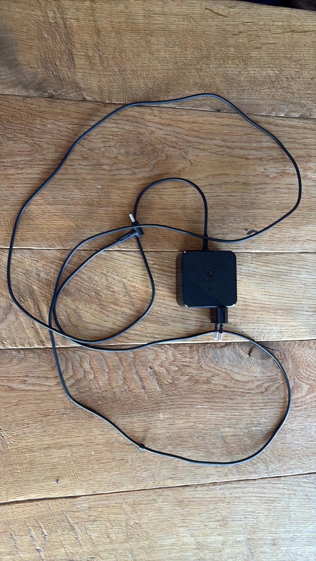 Asus adapter 45W Ad883020, Ophalen of Verzenden, Zo goed als nieuw