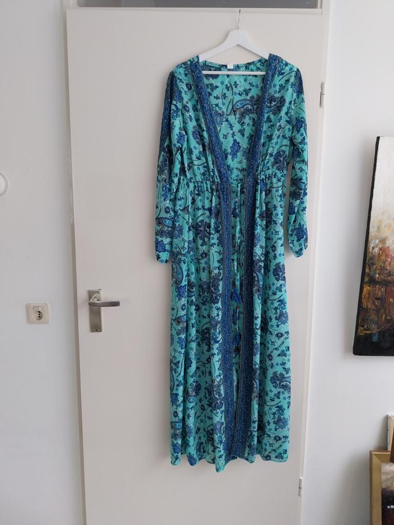 Lange zijden kimono met prachtige kleuren, Made in India, Maat 38/40 (M), Overige kleuren, Ophalen of Verzenden, Gedragen