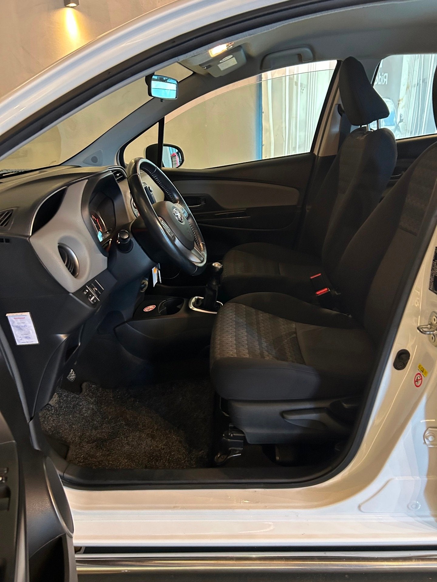 Toyota Yaris 1.0 VVT-i Aspiration|2E EIG|NAP|BLUETOOTH|AIRCO, Auto's, Voorwielaandrijving, Euro 6, Origineel Nederlands, Handgeschakeld