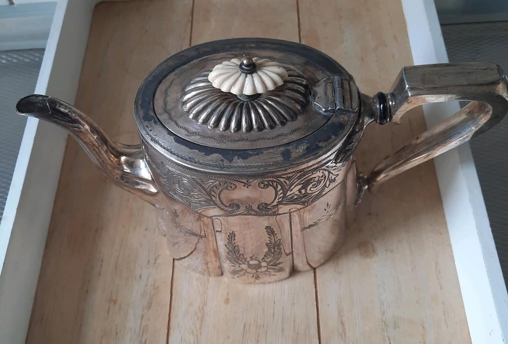 Verzilverde theepot, Antiek en Kunst, Ophalen of Verzenden